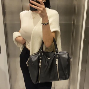Zadig sunny bag medium - Säljer denna fina väskan som är i nyskick endast använt ett fåtal gånger nypris 5800kr 