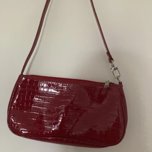 Röd väska - En röd väska från Shein ganska bra skick💞