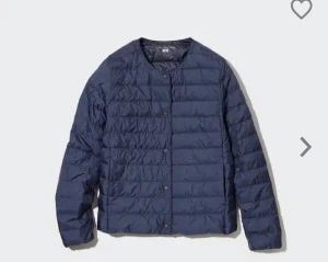 Uniqlo jacka - Jacka nästan aldrig andvänd skriv för fler bilder!! Ni får lämna tillbaka om ni blir missnöjda 