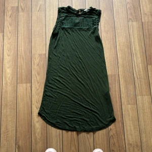 Klänning - Klänning lr tunika i använt skick. 