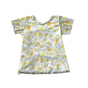 Sååå söt vintage t-shirt med mesh tyg och tryck med citroner!🥺🍋