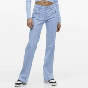 SÖKER - Söker dessa i storlek 36-34!!!!!😗😗😗om du har ett par kan jag byta mot mina svarta 