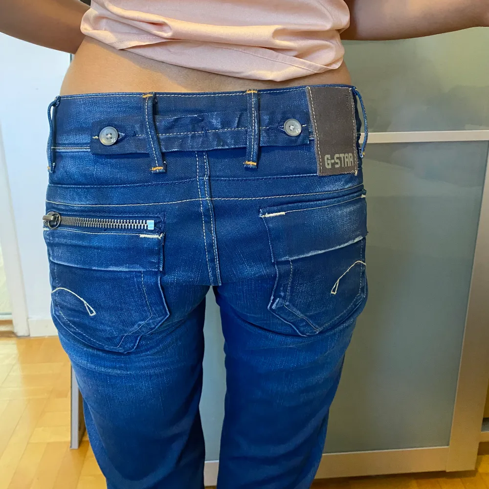 Ett par G-star jeans. Knappt använda. Stl 28 längd 32. Jeans & Byxor.