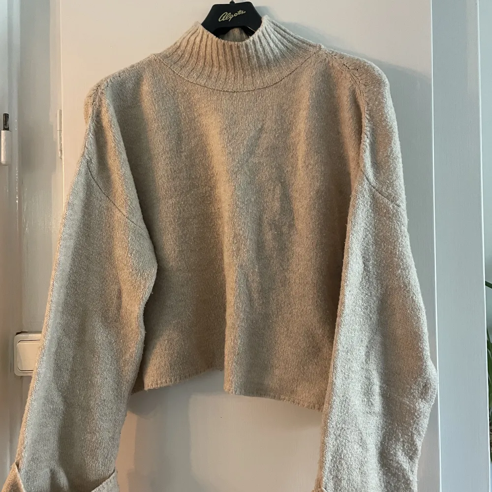 Stickad tröja från Gina tricot i storlek S. . Tröjor & Koftor.