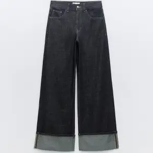 slutsålda populära jeans från Zara. Har en till annons för strl 32. https://www.zara.com/se/sv/jeans-denim-trf-med-uppvikta-benslut-p06045205.html 