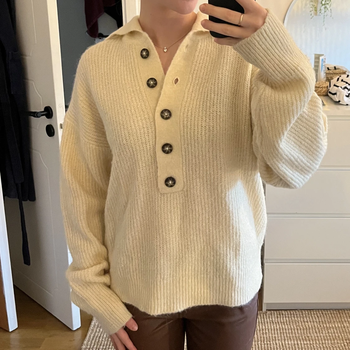 Stickad tröja från Gina