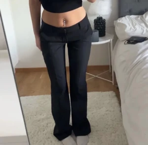 Kostymbyxor  - Säljer då dom är förstora 