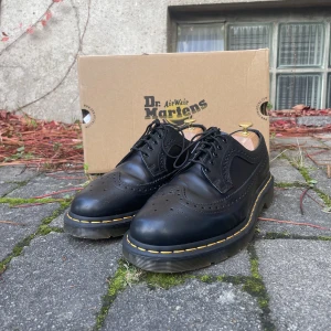 Dr martens - Dr martens i strlk 46! Har använt 3 gånger. I helt perfekt skick 