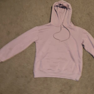 Hoodie - Använd några gånger, fint skick 