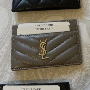 Olika korthållare - Säljer dessa helt oanvända märkes inspirerande korthållare. 500kr/styck