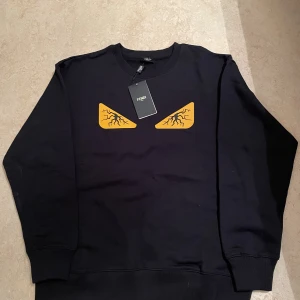 Fendi tröja  - Jag säljer en Fendi tröja oanvänd i storlek s pris kan diskuteras vid snabb affär 