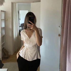 Blus  - Så söt blus från mango 💗 inga defekter! 🤗