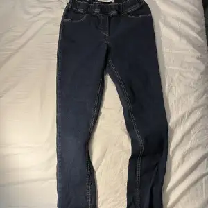 Mörkblåa skinny jeans