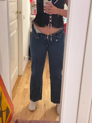 Levi’s jeans - Supersnygga Levi’s byxor, men tyvärr för små för mig. W26 L31 (bra skick)🤟🏻