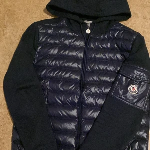 Moncler cardigan  - Såld ✅