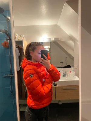 Colmar jacka strl 38/s dam - Super fin Colmar jacka som endast använts ett fåtal gånger.