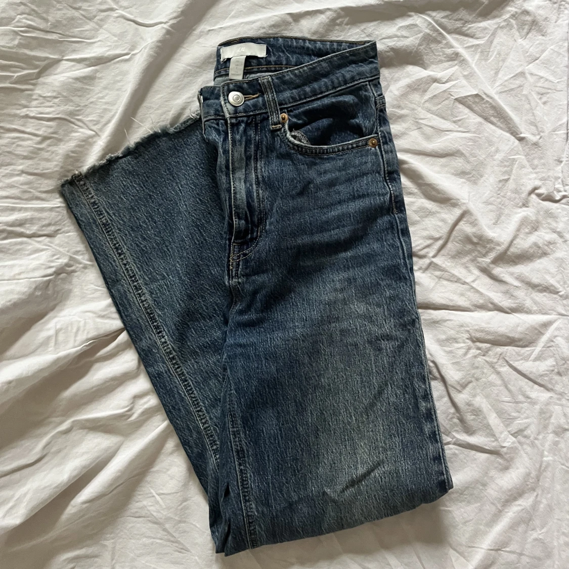högmidjade jeans h&m 