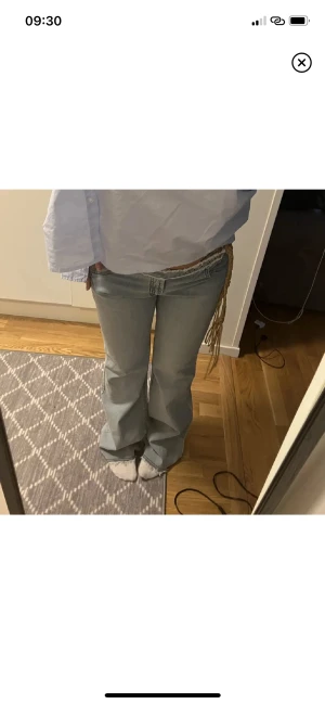 Lågmidjade jeans  - Jättecoola utsvängda lågmidjade jeans😍