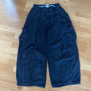 Baggy Byxor - Jättesköna baggy byxor, välanvända men i ett bra skick