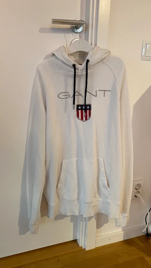 Gant hoodie - Ord. Pris 1 200kr Sparsamt använd 
