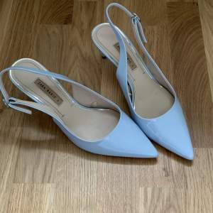 baby blue kitten heels from zara. in good condition! 