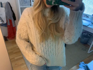 Vit stickad tröja - Varm stickad tröja, perfekt till höst