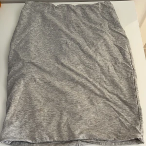 Kjol - Hämtas i Tyresö eller frakt 