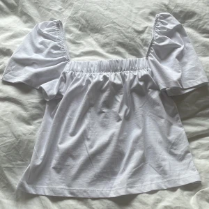 H&M topp - Fin H&M topp, jättebra kvalitet och fint skick, aldrig används.