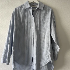 Randig skjorta  - Randig skjorta i fint skick! 