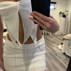 Set - Vitt gulligt set som aldrig använts💘