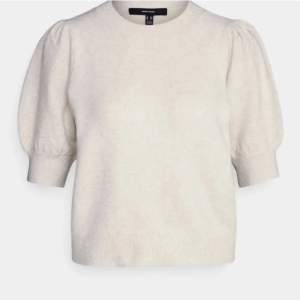 Såå fin stickad trekvartsärm tröja från vero Moda som tyvärr inte kommer till användning, tryck på köp nu ❣️