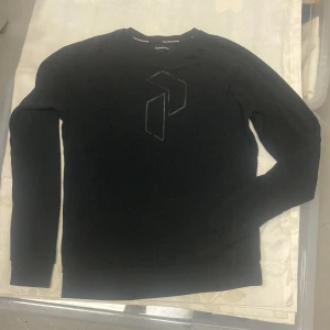 Tröja Peak performnce str 170 - Tröja storlek 170, kr 90