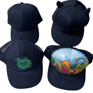 Kepsar - Kepsen med horn är 60kr resten är 30kr. Ju fler man köper ju billigare blir det.