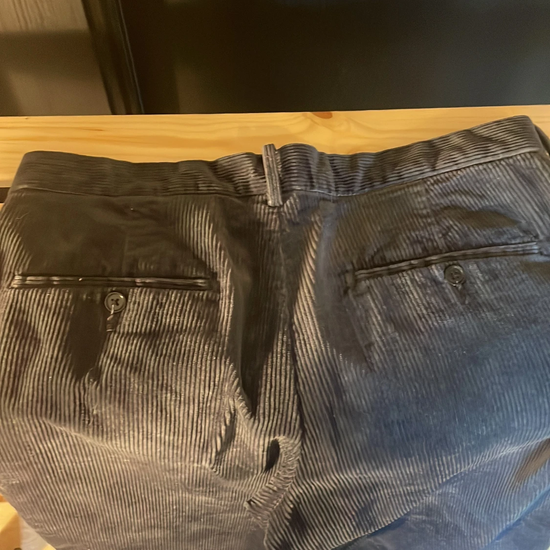 Mörkblå manchesterbyxor  - 91