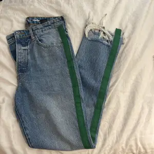 Jeans i storlek M, använt fåtal gånger. Mycket fint skick!