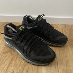 Nike - Sparsamt använd