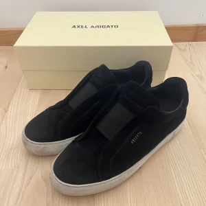 Argiato skor - Arigato laceless skor, inga ytliga skador, frågor eller bilder tas mer privat🙌🔥