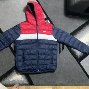 Jacka  - Den var liten på mig så knappast använd