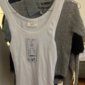 Fint linne från Gina💘 - Säljer detta oanvända linne från Gina! Köpt för 149kr och säljer nu för 75kr!💘