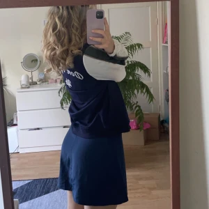 Tröja - Tröja som passar allt från XS-M