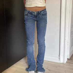Galet snygga LTB jeans! Tjejen på bilden är 166! <333  midja - 26 längd - 36