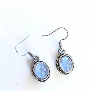 Örhängen  - Helt nya örhängen 