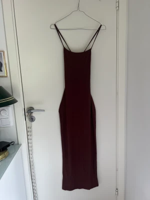 Skims Brun klänning - Skims dupe  Brun klänning perfekt för sommarkvällar  Från SHEIN storlek XS  Passar mig som är 164 och väger 62kg (brukar ha s-m) Aldrig använd 