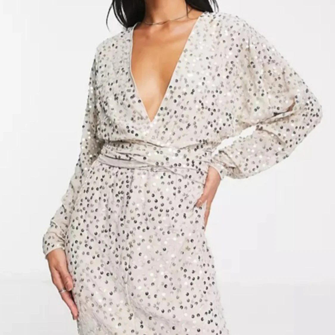 Ny oanvänd paljettklänning från Asos