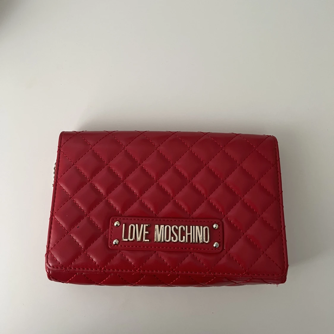 Love moschino i axelbandsmodell, röd  - 90