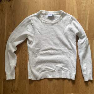 En vit tröja från Vila i storlek S för 150 kr + frakt!💗💗