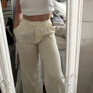 Linne byxor  - Linne byxor från nakd i storlek 36, i fint skick! 