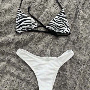 Bikinisett - Säljer detta bikini sett från shein, superfint och verkligen inte genomskinligt. De är helt nya, aldrig använda. Hör av er vid frågor eller tryck på köp nu