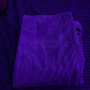 Flare  - Säljer, dom är jätte mjuka,flare och storlek 38. Tyvärr är dom inte i stretch men längden passar till dom som är 165-168 lite för stora på mig. Byxan kostade mig 230 men säljer dom för 170