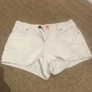 Vita shorts - Bra skick